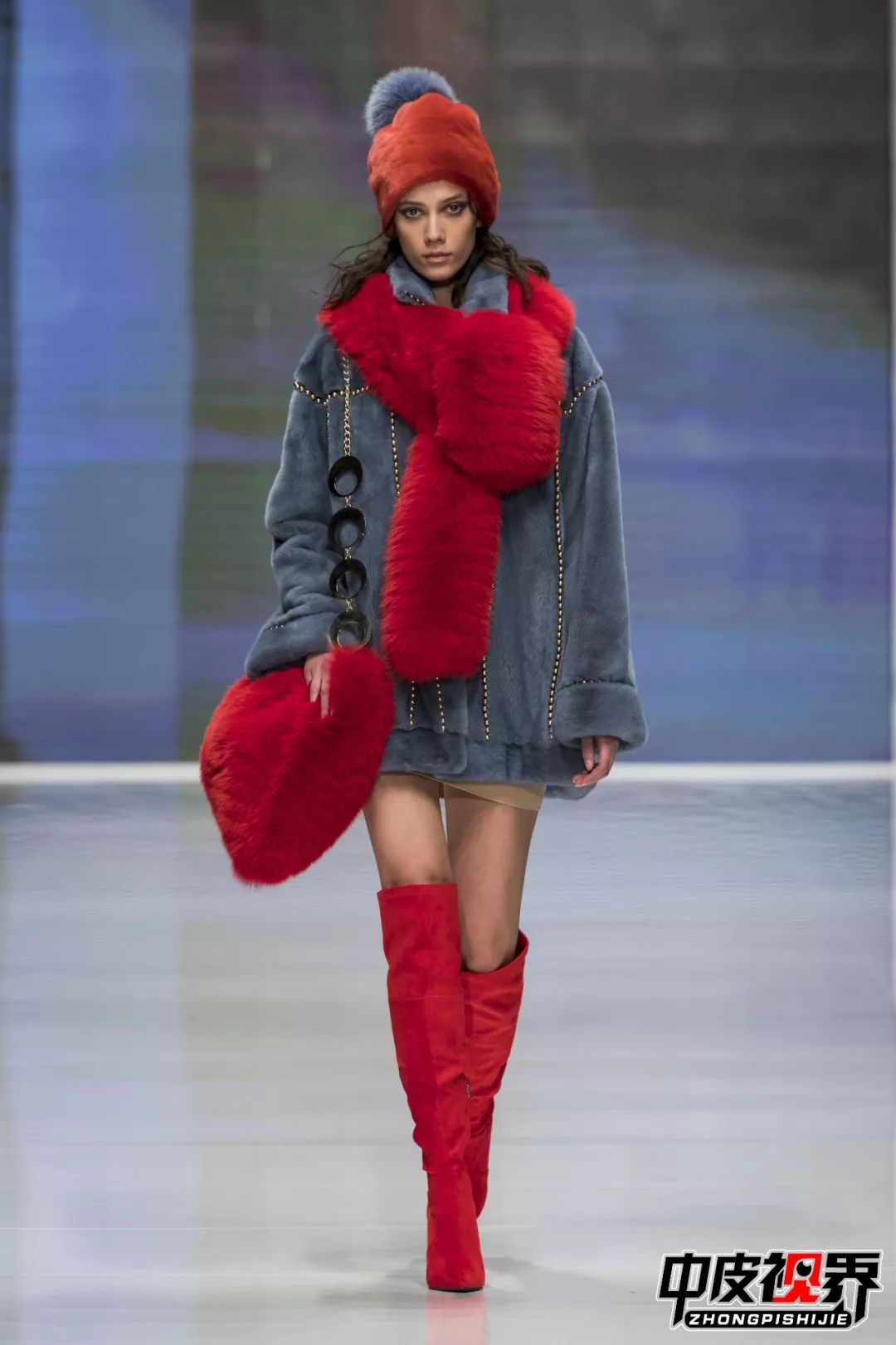 2023新款女装狐狸毛领 双面羊绒大衣 蝙蝠袖皮草 斗篷大衣羊毛-阿里巴巴