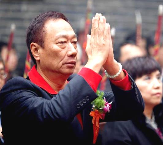 富士康背后的女人，她是鸿海最有权的2号人物，郭台铭花钱得向她要！