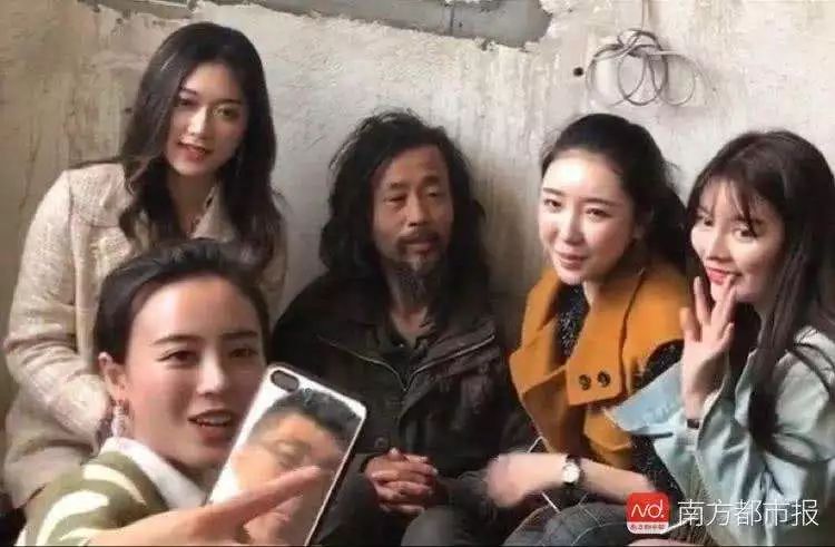 这些爆火的女网红，竟都是这个男人的“得意之作”！
