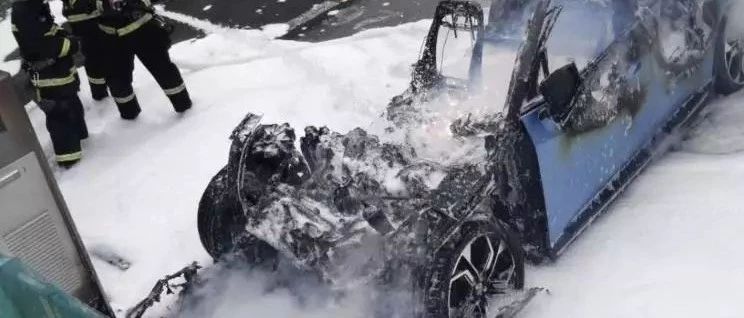 特斯拉与蔚来相继“火”了一把，电动车自燃保险究竟赔不赔？