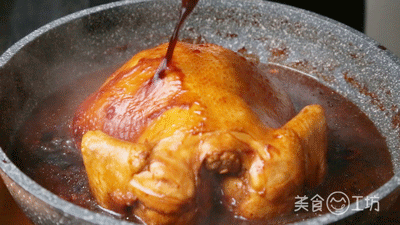 这盘酱油鸡，鲜香滑嫩，广东人吃了都赞不绝口！