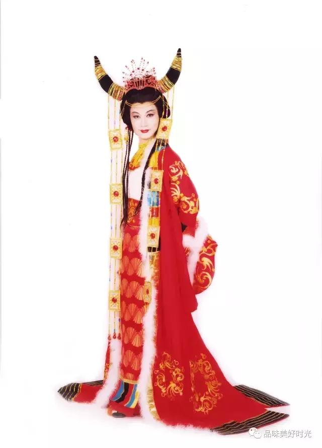 梅韵俊风 “吴氏青衣”神清骨俊 —— 记艺术大家吴汝俊的人生之梦