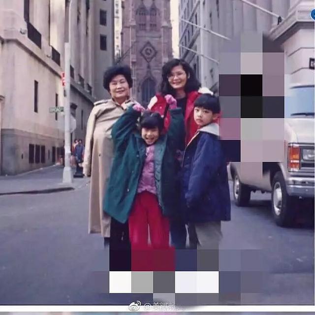 炎亚纶妈妈真硬核,他和恋人打电话用分机听,考试少考6分都不行
