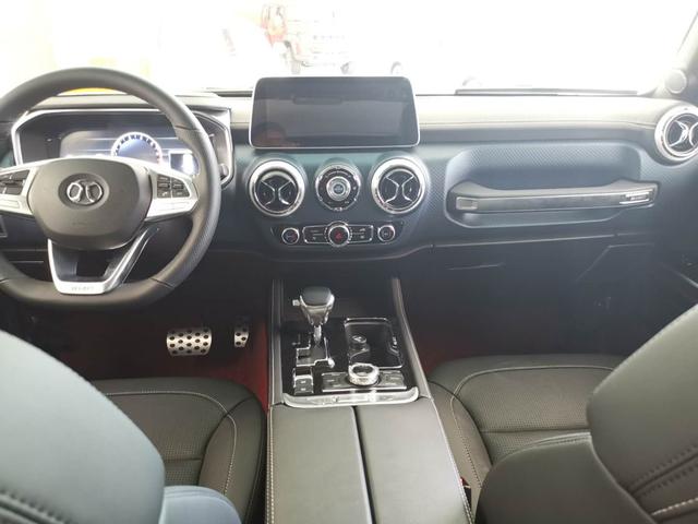 纯硬派的军绿,竟也美的,不能呼吸!北京BJ40到店实拍