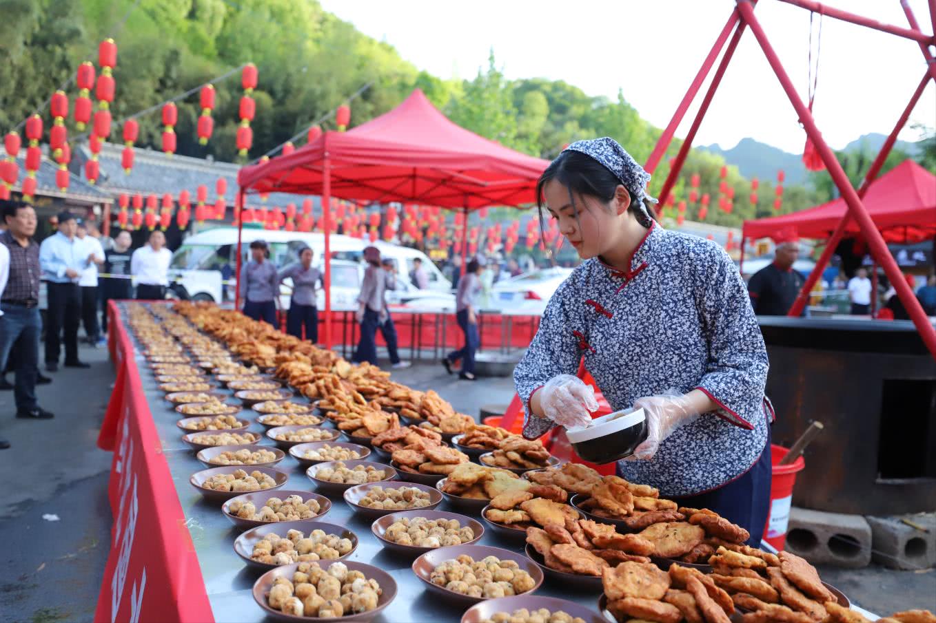 最火的夜市_上海人气美食排行榜十大小吃攻略 上海小吃街美食街排名及_排行榜