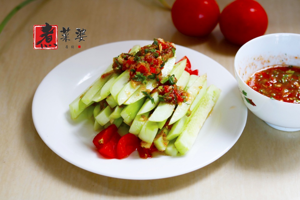 凉拌黄瓜我从来不加醋,每次用它拌,酸甜开胃倍爽脆,香辣又过瘾