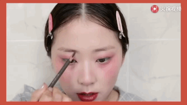 beautybang用一支口红化全妆是泫雅涩琪病娇妆的秘密