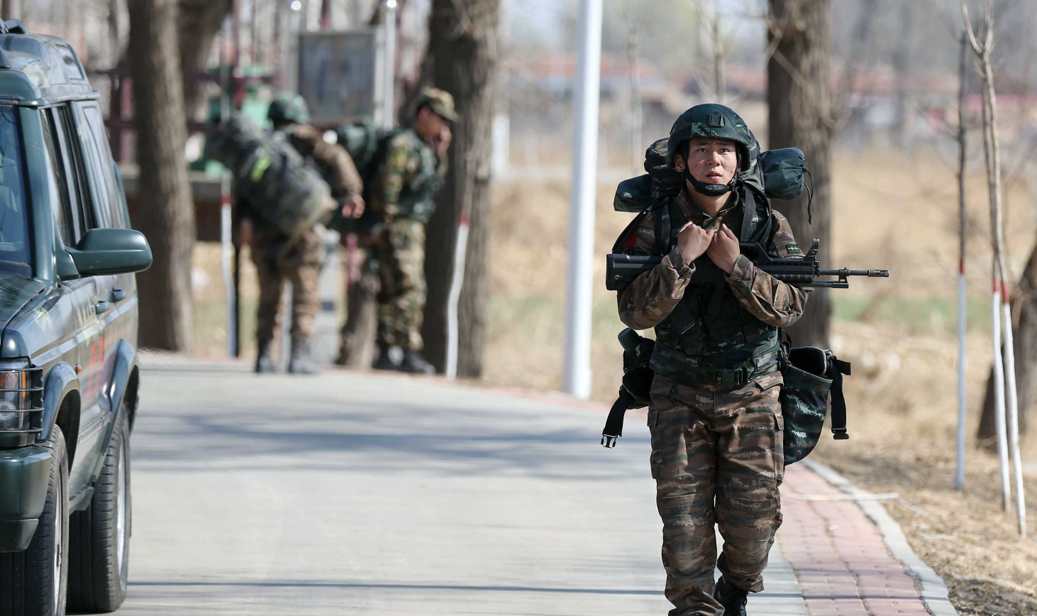 负重30公斤训练18小时，中国特种兵让外军竖起大拇指_凤凰网