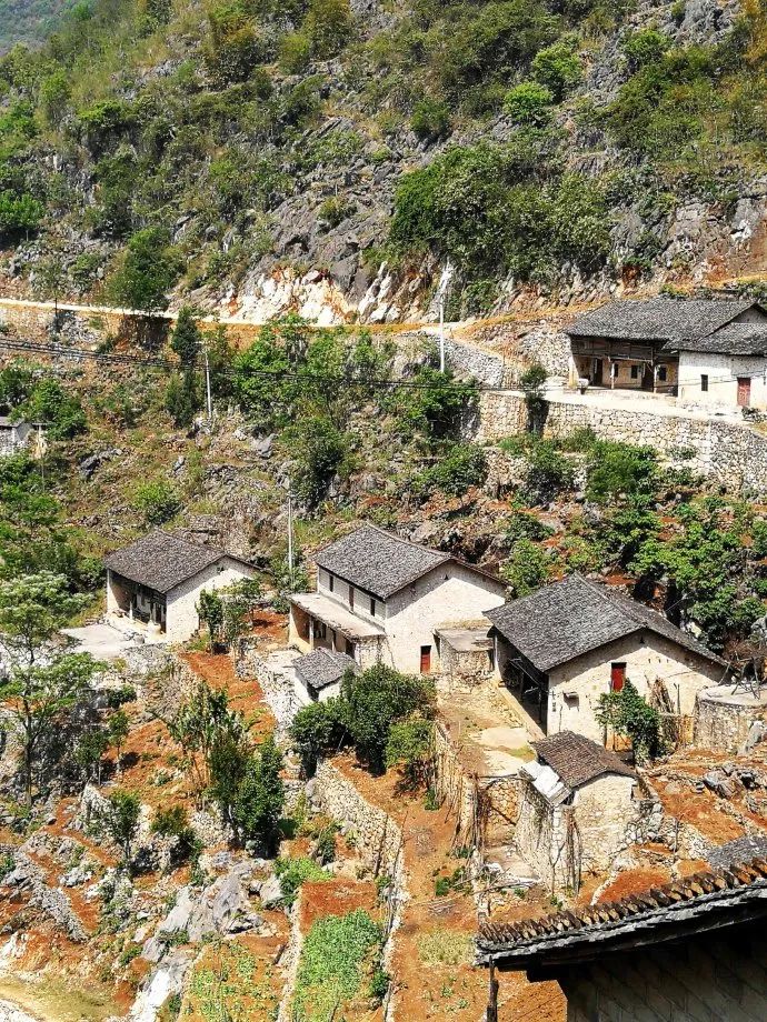 云南游3--峰岩洞《天下第一奇村》