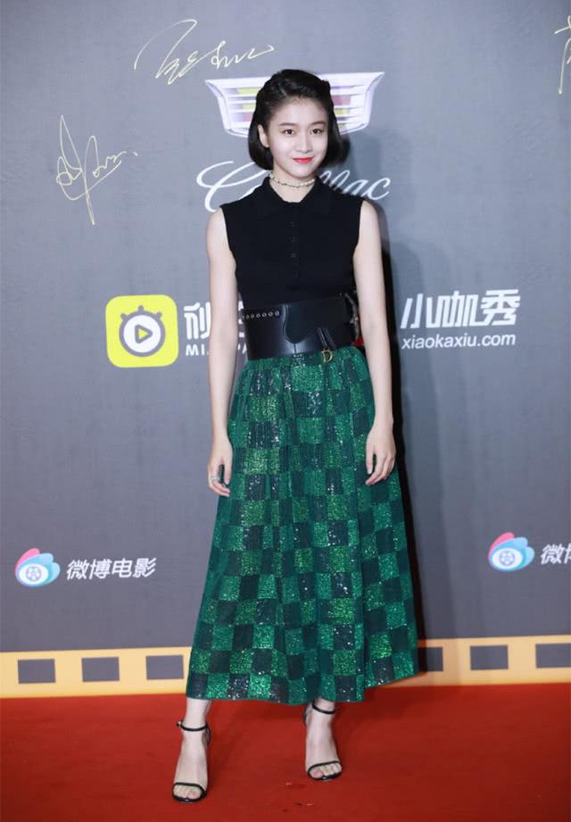 舒淇穿了刘嘉玲的衣服,佟丽娅全身擦粉露馅!章子怡轻松美成最佳