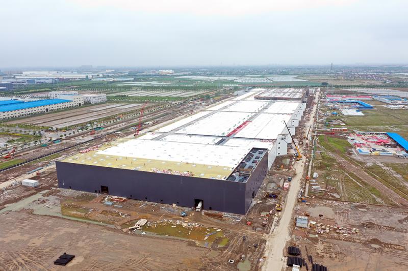 大片！上海特斯拉超级工厂雄姿初现，厂房结构基本完工