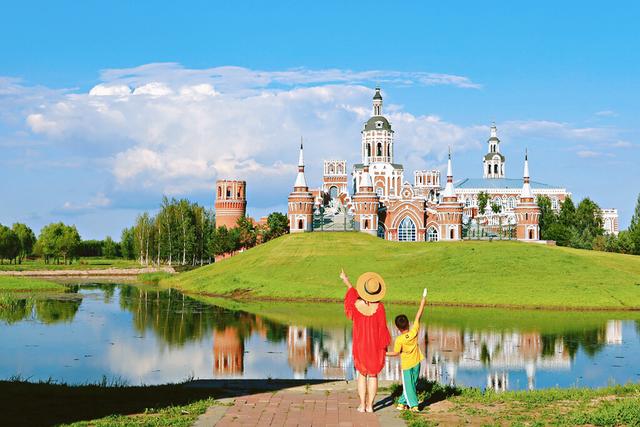 哈尔滨伏尔加庄园夏日风情,异国情调中的清凉假期