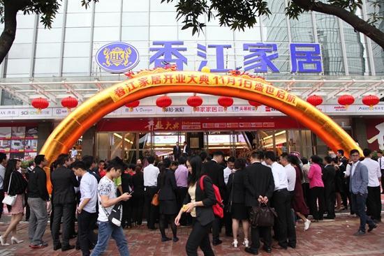“最幸运”90后富豪 父母岳父都是百亿富豪 他坐飞机却只坐二等舱