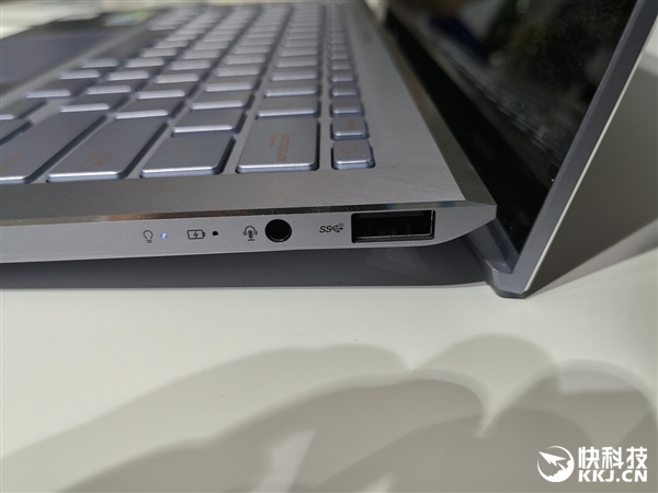华硕发布灵耀X2 Pro：双4K屏、最高八核i9-9980HK