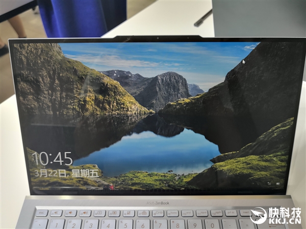 华硕发布灵耀X2 Pro：双4K屏、最高八核i9-9980HK