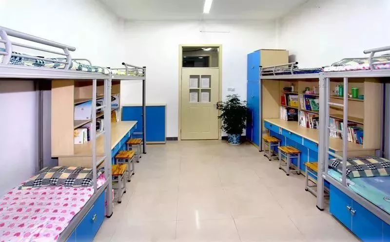 理想中的大学生活VS现实中的大学生活,是你吗?__凤凰网