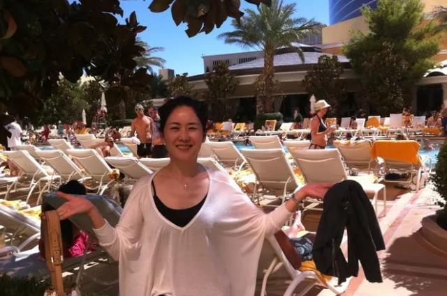 明星的神颜父母!女儿中学因颜值成名,爸爸好看得像韩剧男主