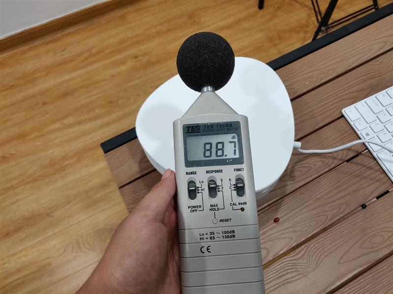 2499元建起家庭影院 当贝投影D1评测：双喇叭低音钢炮