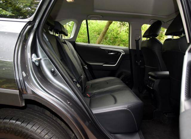 丰田小号“汉兰达”来袭,10月上市,配2.5L混动,对手锁定CR-V