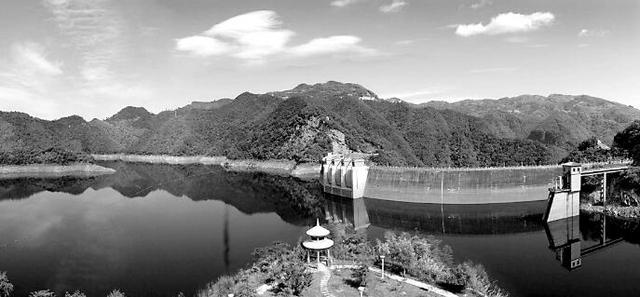 周公宅水库全景.通讯员供图