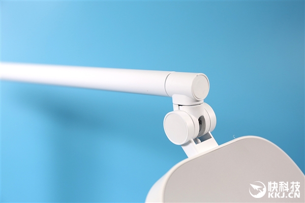 蓝光0级无频闪 米家飞利浦读写台灯图赏