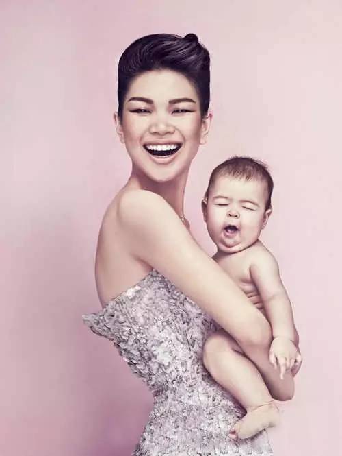 她是“第一丑模”，却成为中国首位国际超模