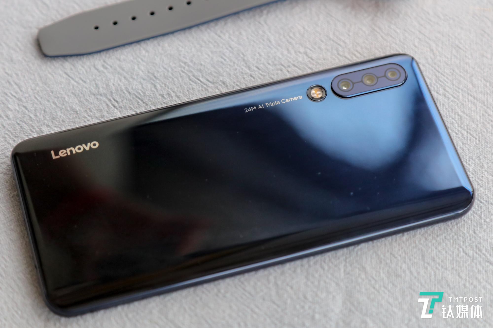 掌柜常程爆料5G手机发展趋势，联想发布Z6&摩托罗拉p50新机 | 钛快讯