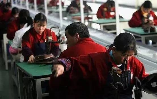 大咖说潘建中-引领“中国鞋都”向“世界鞋都”转型 百乐宫线上娱乐