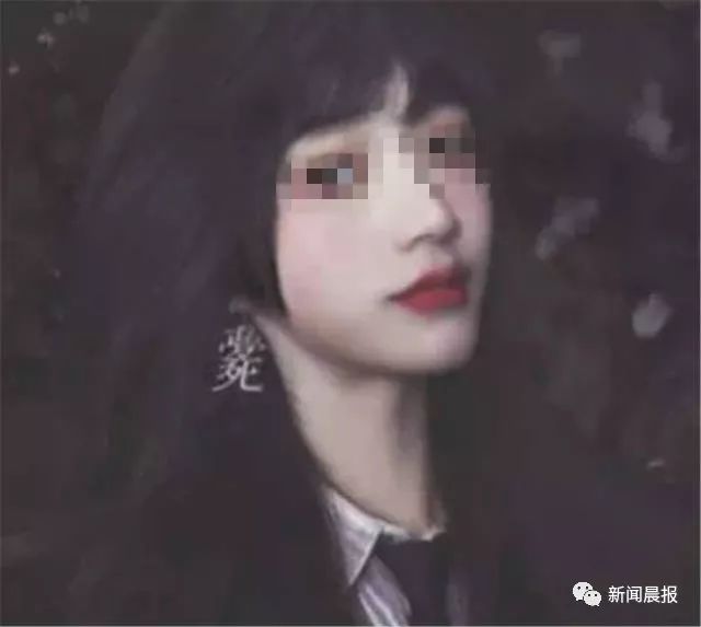 网红假照翻车！花10万才能见一面的萝莉主播，竟是58岁大妈？