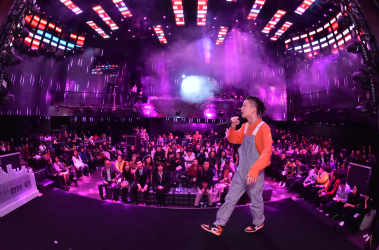 泊里中心·曜里“反其道而型首秀”以约47㎡突破你的“颜”界