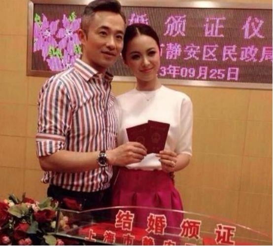 他是女婿代言人，因患病满头白发险轻生，小18岁娇妻不离不弃！