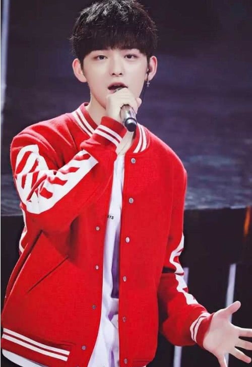 他在《明日之子》被淘汰,却得导师青睐,直接签