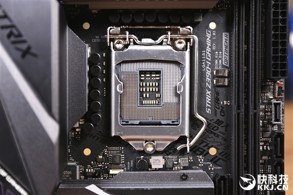 全副盔甲 华硕ROG STRIX Z390-I Gaming主板开箱图赏