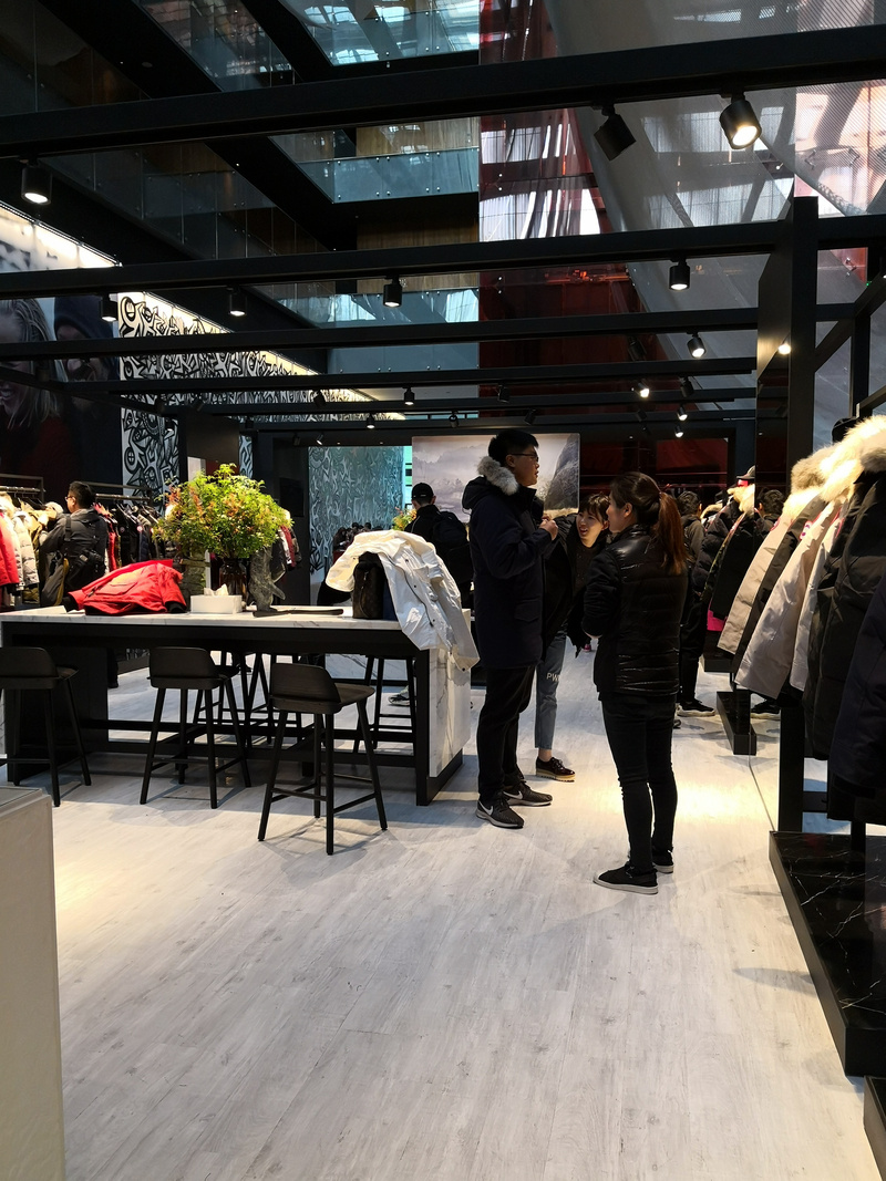 营销观察 | 加拿大鹅在三里屯开了快闪店，看上去真的很“冷”