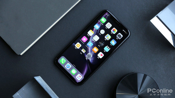 新闻汇：朱正廷力推荣耀10青春版，iPhone X救市