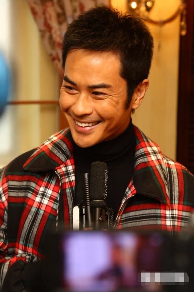 郑嘉颖陈凯琳造人成功后首度露面，两人已知胎儿性别暂不公布