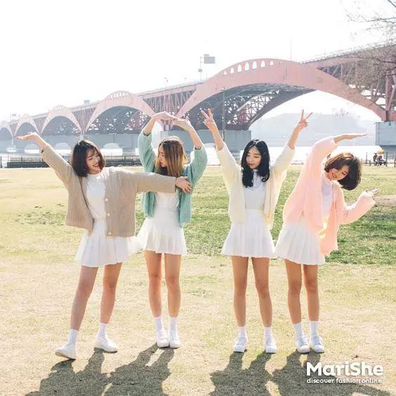 【闺蜜旅游合照pose