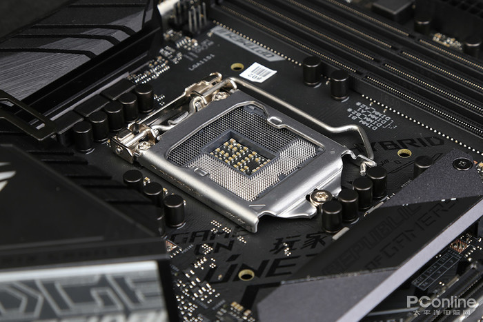 华硕ROG STRIX Z390-E GAMING主板评测：极致电竞 炫光图腾