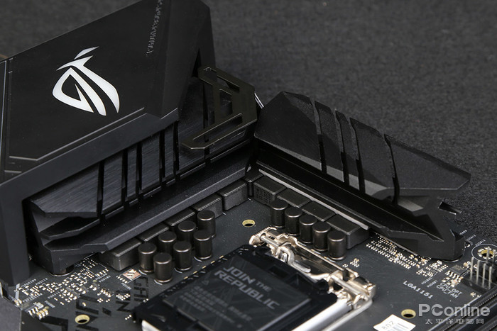 华硕ROG STRIX Z390-E GAMING主板评测：极致电竞 炫光图腾