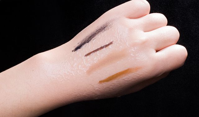 脸上黑头粉刺太多?千万别手贱去挤,用这个,黑