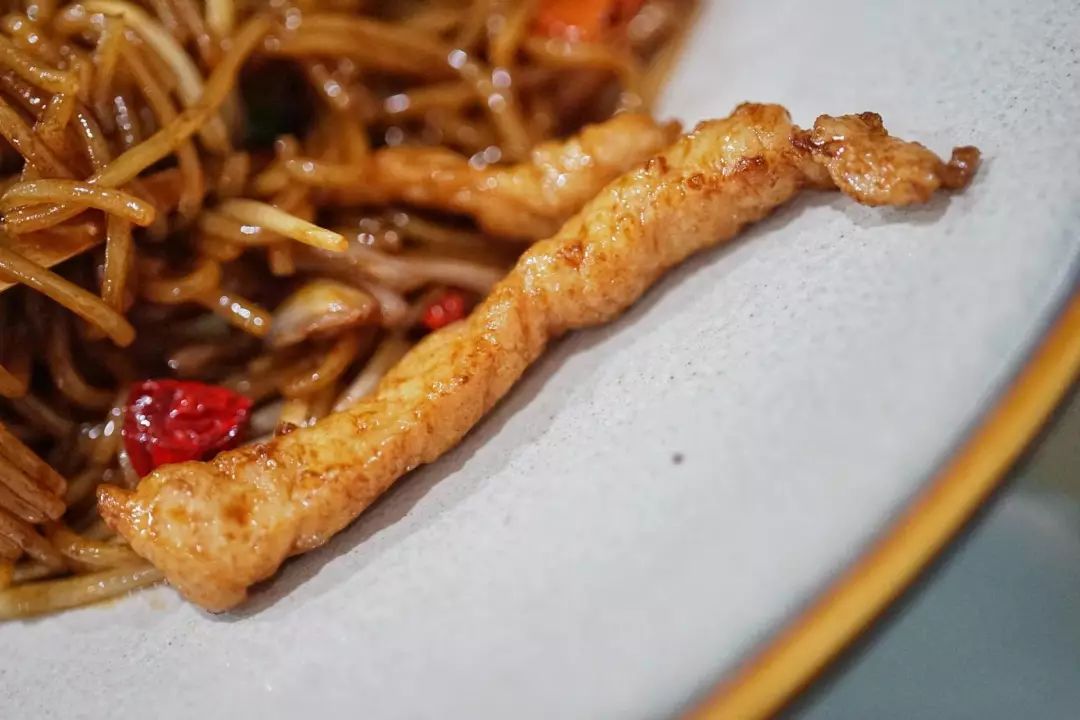 老社区里的大排档,随意的广东师傅和好吃的电饭煲焗鸡