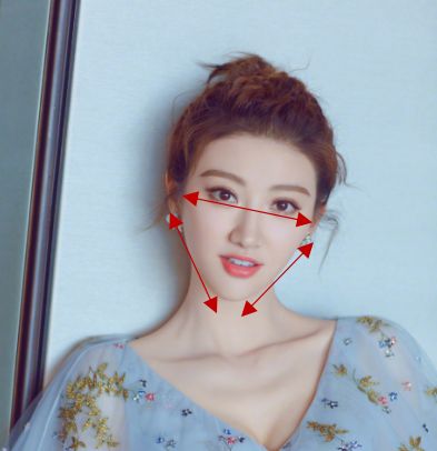景甜新剧扮相是在cos60岁的刘晓庆吗？直接老成婆婆脸了惹···