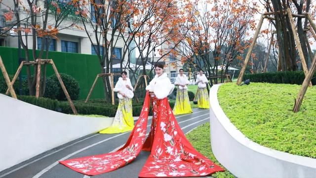惊艳一座城！花样年·江山展示中心现已璀璨揭幕