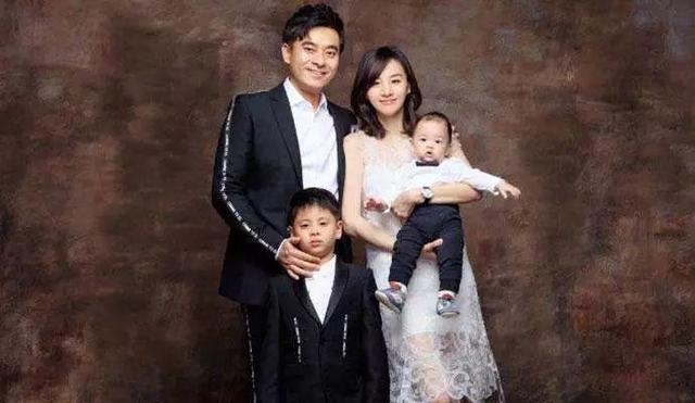 章龄之跟陈龙上节目被指全程不恩爱！章龄之回应：小作怡情