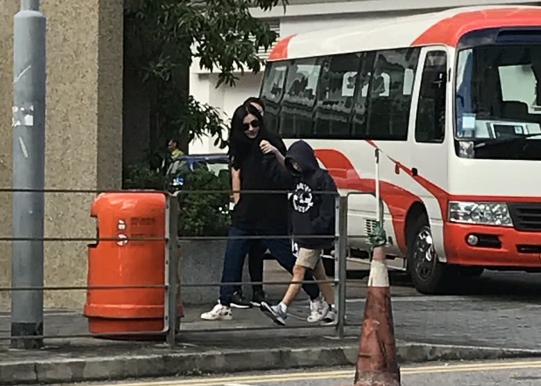 张柏芝全身心带儿子，粗壮大腿手臂展现“幸福肥”