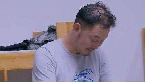 徐峥20岁就谢顶？沙溢带假发被安吉无情揭穿，有钱也留不住头发