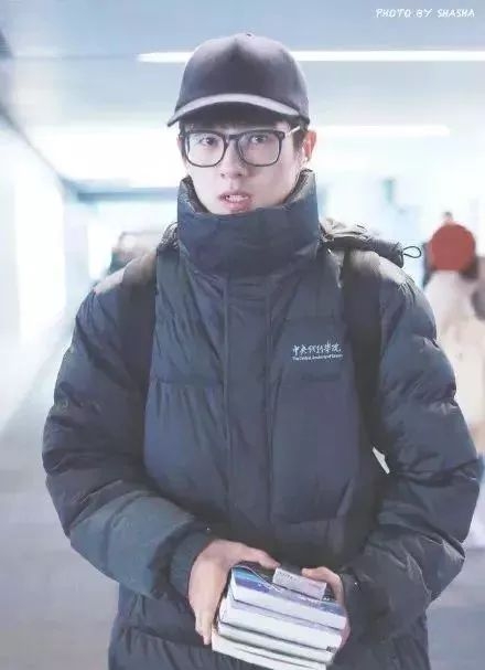 蔡徐坤朱一龙吴亦凡…这个冬天男星“不要脸”了，女星也不露腿了