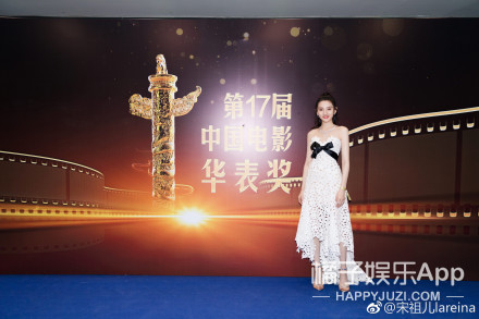 零下十度穿吊带露背镂空纱裙，这些明星真的不冷吗？