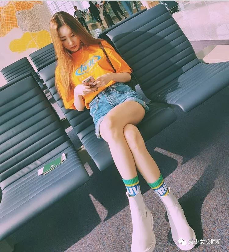 李宣美南韩腿精人设崩了！赢了五亿天价美腿，却输给赵薇？