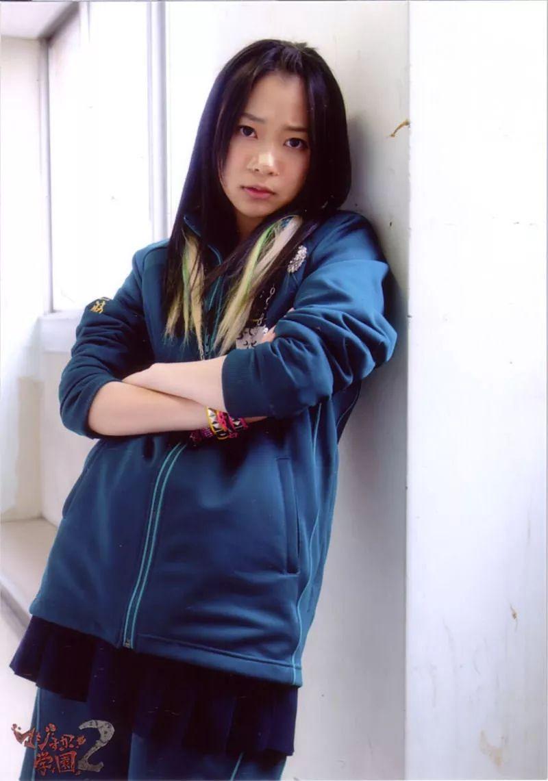 她是女团的丑女担当，却逆袭成为第一个三连霸得主